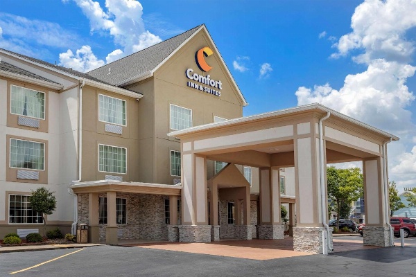 Comfort Inn & Suites North Little Rock JFK Blvd image 1