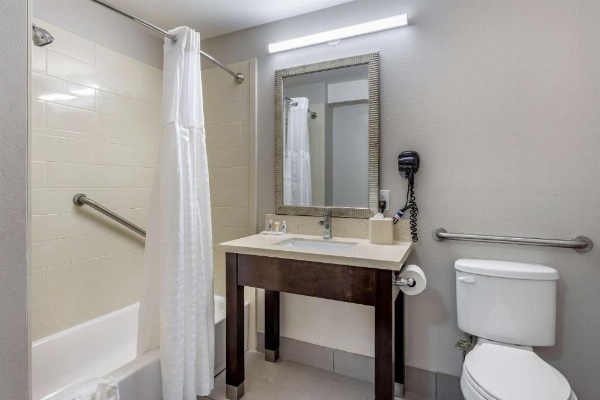 Comfort Inn & Suites North Little Rock JFK Blvd image 17